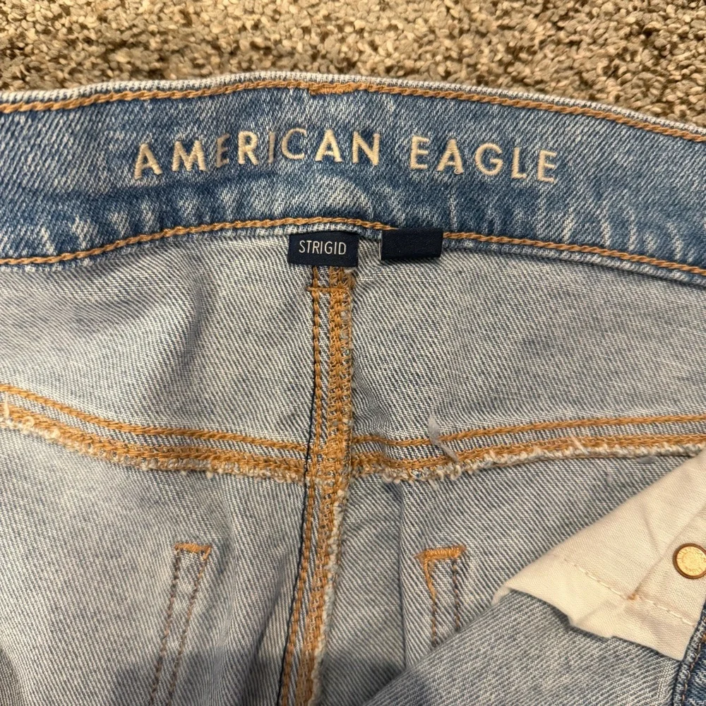 American Eagle Outfitters Women's Blue Distressed Straight Leg Jeans - Picture 3 of 4